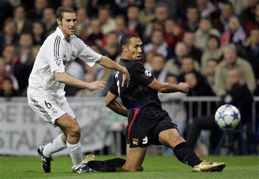 卡利亚里1-0十人罗马，加埃塔诺替补建功，切利克染红（卡利亚里1-0力克十人罗马：替补加埃塔诺破门，切利克染红）