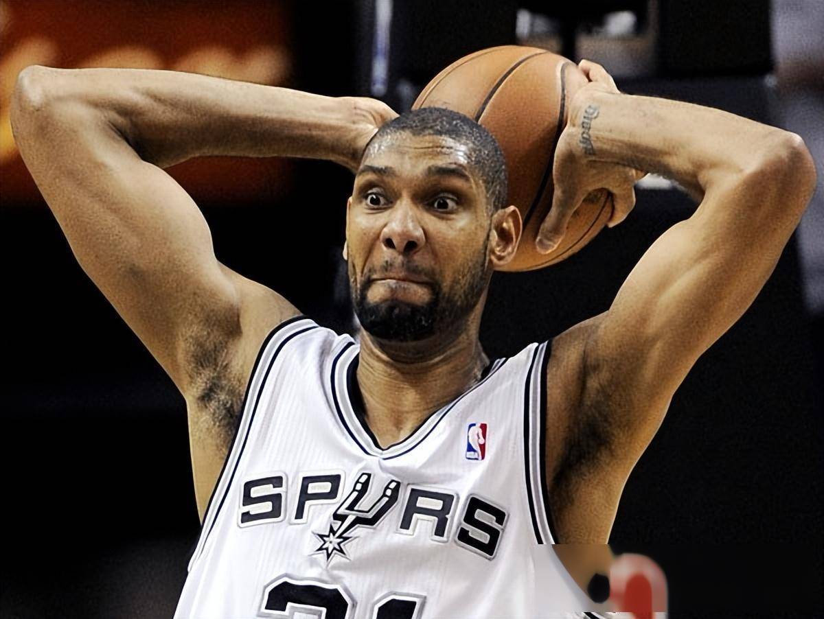 快船队签下保罗背后的原因探究（快船签约保罗的幕后考量）