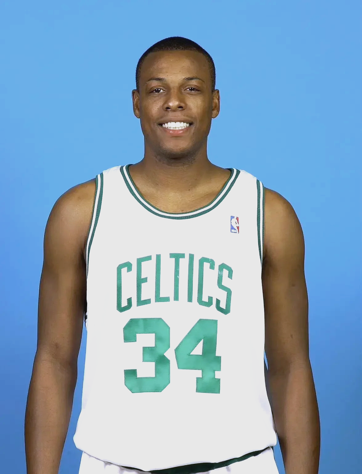 悲喜两重天！孙兴慜失点后表情极度痛苦，穆勒晋级后喜笑颜开（一喜一悲：孙兴慜点球失手痛苦难掩，穆勒晋级后喜形于色）