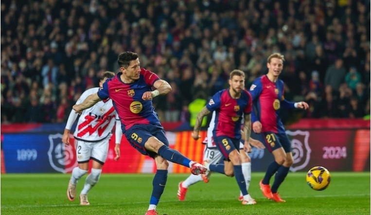 德转比甲身价前10：措利斯3000万欧第1，小斯坦科维奇上榜（德转发布比甲身价前十榜：措利斯以3000万欧居首，小斯坦科维奇入选）