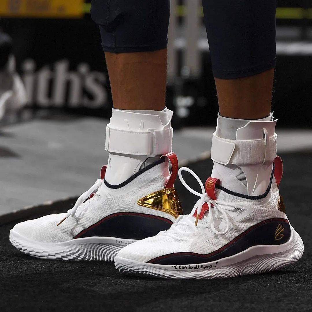 欧文突破防守助攻制胜（欧文强突撕裂防线送出制胜助攻）