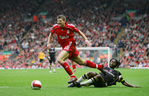 世欧预半场：赖斯造险，胡萨伊伤退，英格兰0-0阿尔巴尼亚（欧洲区世预赛半场：赖斯制造险情，胡萨伊伤退，英格兰暂0-0阿尔巴尼亚）