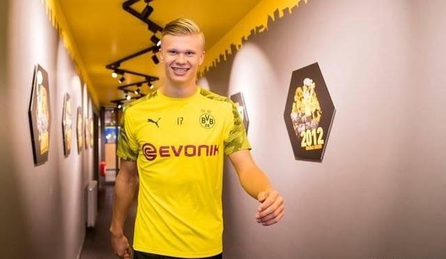 跟队记者：莱奥的问题是腹股沟炎症；米兰vs科莫可能延期进行（队记者：莱奥患腹股沟炎，米兰对科莫或将延期）