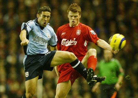 罗马诺：阿隆索目前专注于皇马，没与利物浦接触（罗马诺：阿隆索眼下专注皇马，尚未与利物浦接触）