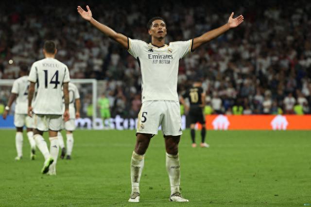 罗马诺：阿森纳对吉拉西的兴趣不实；曼联和巴萨和他有传闻（罗马诺辟谣：阿森纳无意吉拉西，曼联与巴萨仍与其传闻不断）