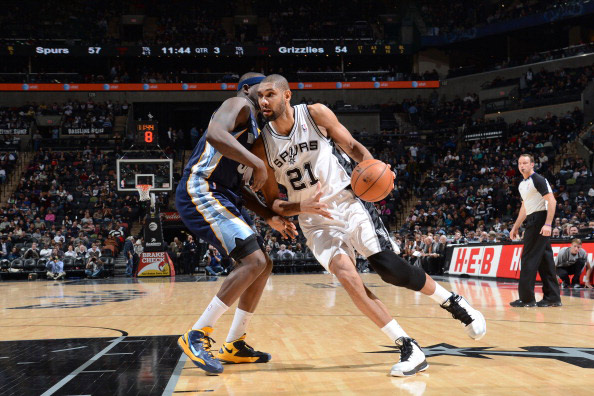 澳超战报：多布森、贝尔通切洛破门，喷气机2-0轻取悉尼（澳超快报：多布森、贝尔通切洛建功，喷气机2-0零封悉尼）