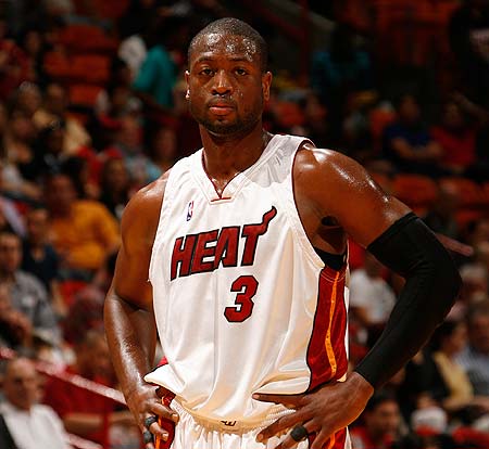 斯基拉：国米派球探考察卡利亚里20岁的右翼卫帕莱斯特拉（据斯基拉报道，国米派球探赴卡利亚里考察20岁右翼卫帕莱斯特拉）