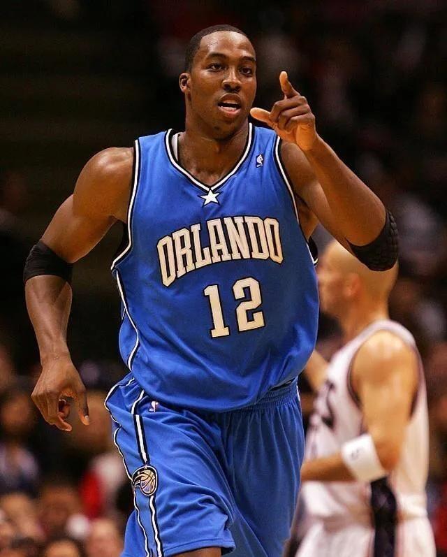 篮球界的十大传奇故事（篮球世界的十个传奇篇章）